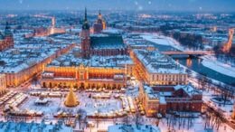 Miasto w śniegu w zimie